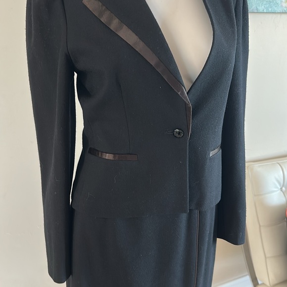 Vintage Black Blazer and Skirt Set - Picture 3 of 7